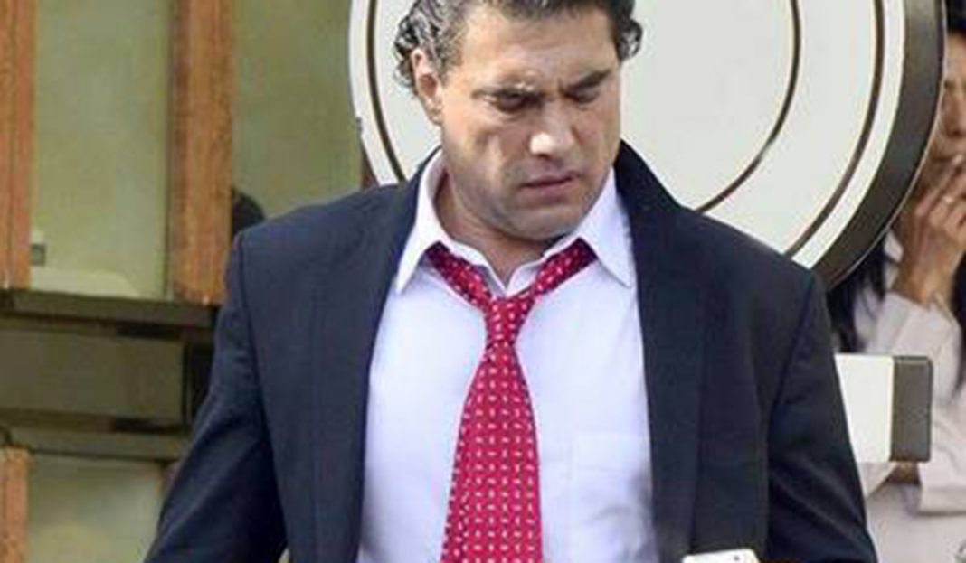 La violenta reacción de Eduardo Yáñez con un reportero que quería de entrevistarlo