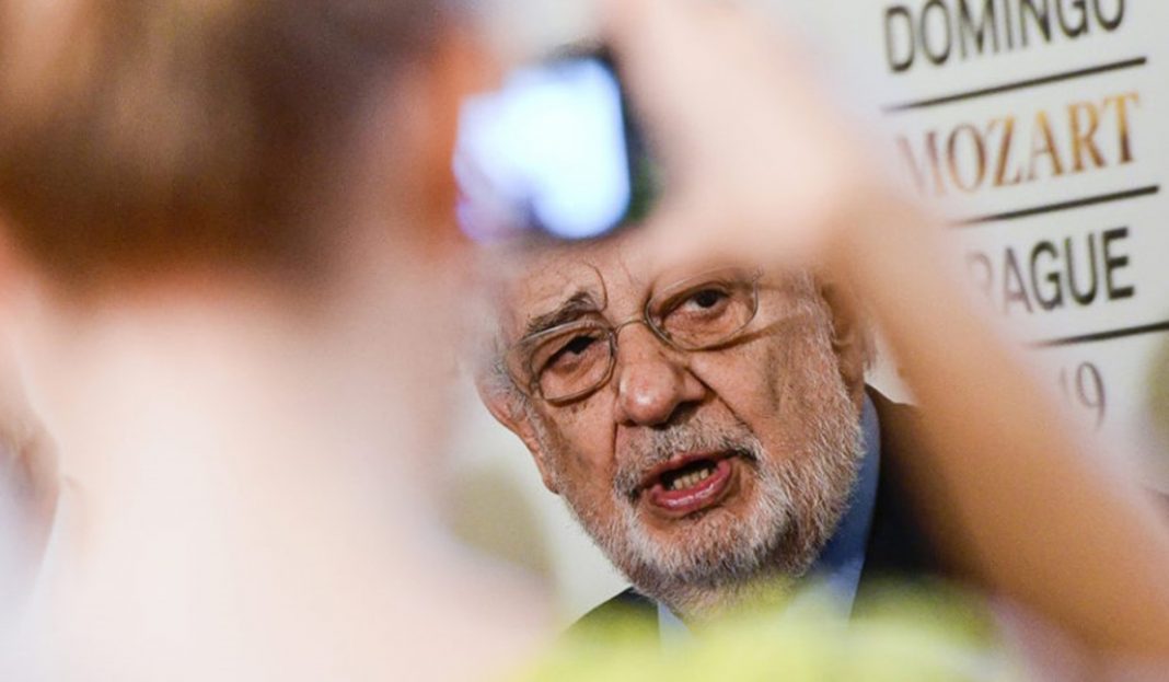 Mujeres acusan al tenor Plácido Domingo de acoso sexual