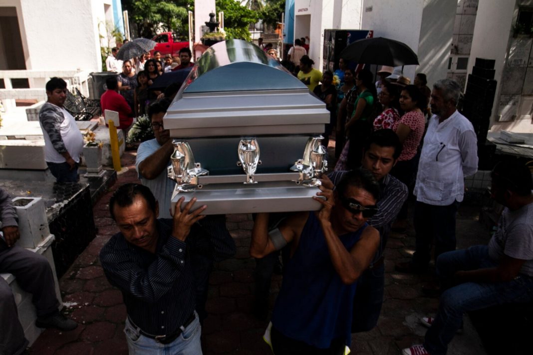 Suman 31 muertos por ataque al bar “El Caballo Blanco” en Coatzacoalcos