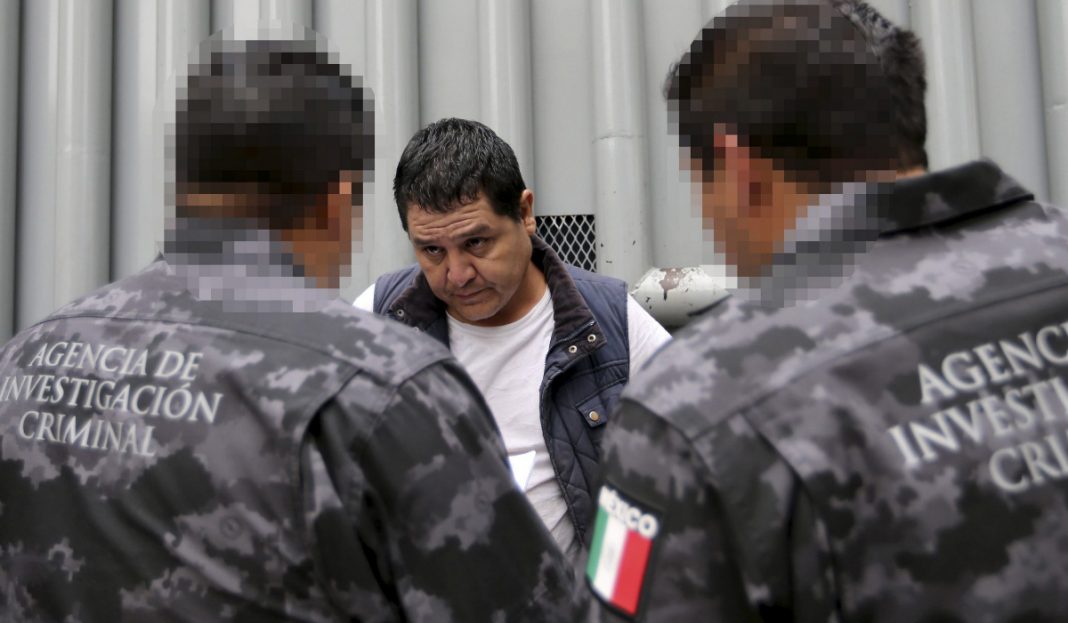 Esto es lo que contiene el celular de El Gil, el líder acusado por la desaparición de los 43 que ya fue liberado