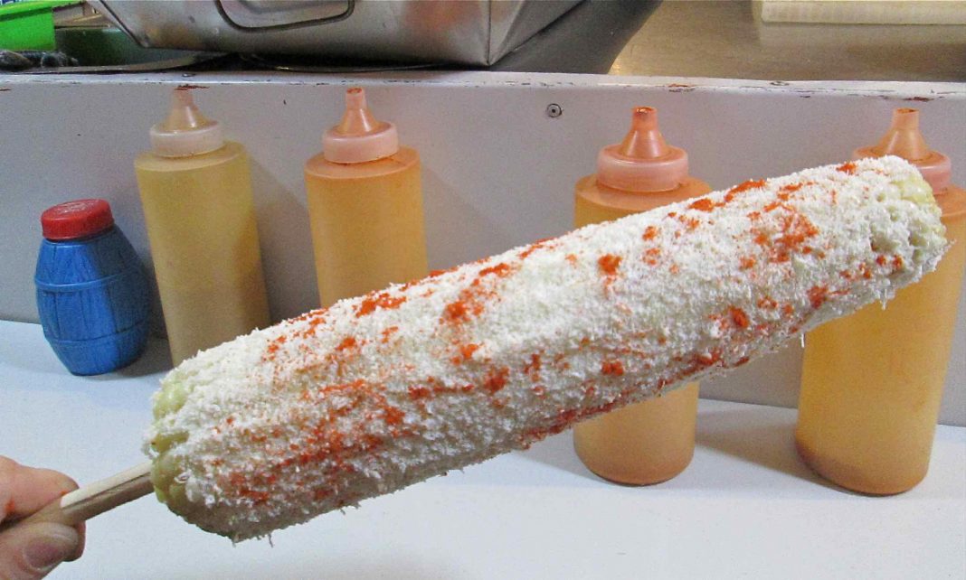 Será prohibido vender elotes y papas en palo en fiesta del Grito de Independencia