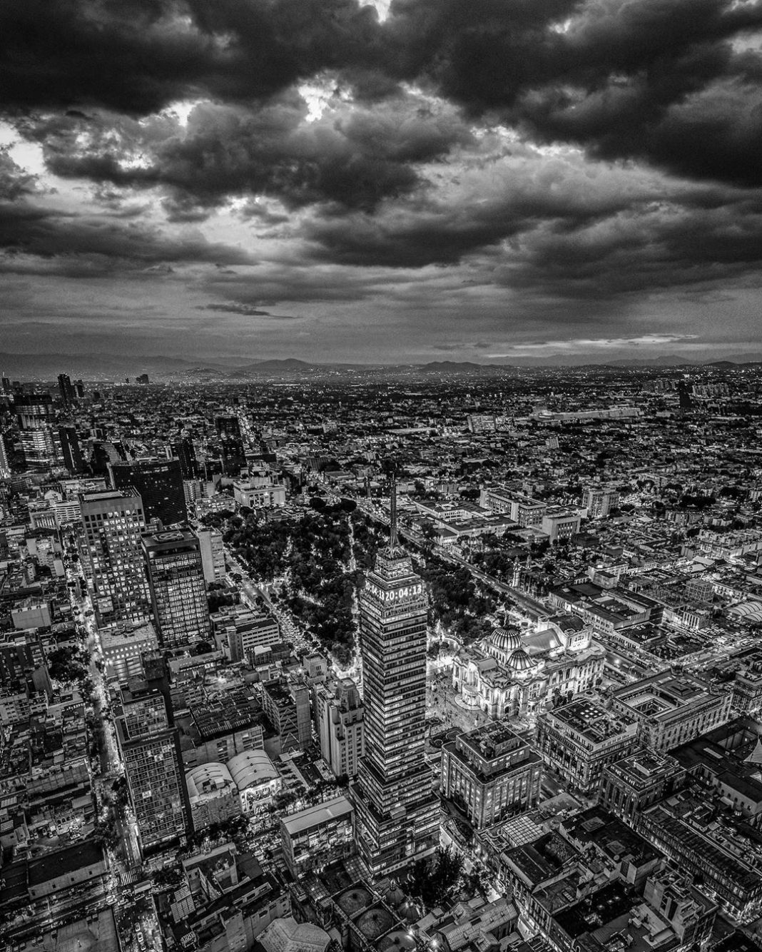 CDMX cierra cines, bares y teatros por coronavirus