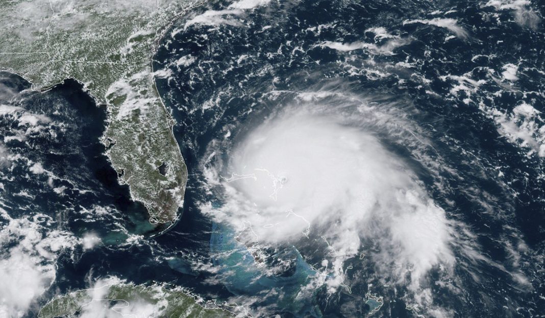 Dorian deja a las Carolinas con más de 200 mil cortes de electricidad