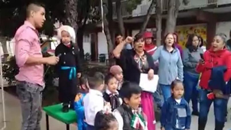 Niño grita «¡Viva su jefa!» en lugar de «¡Viva Josefa!»