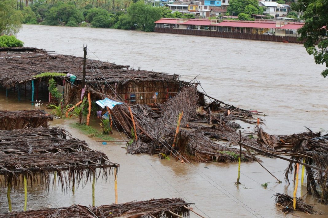 Deja Narda inundaciones, un muerto y un desaparecido en seis estados