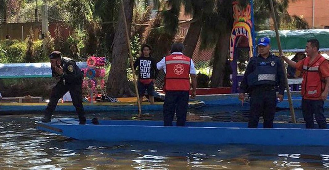 Hallan cadáver de joven que cayó de trajinera en Xochimilco
