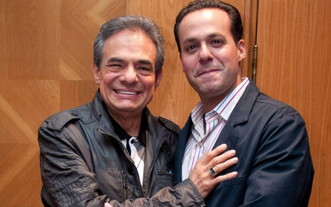 El conmovedor momento en que José Joel interpreta «El Triste» entre lágrimas, tras la muerte de su padre