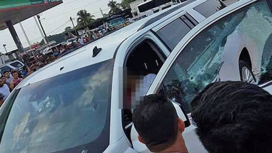 Conductor de camioneta de lujo es acribillado por comando en Tabasco