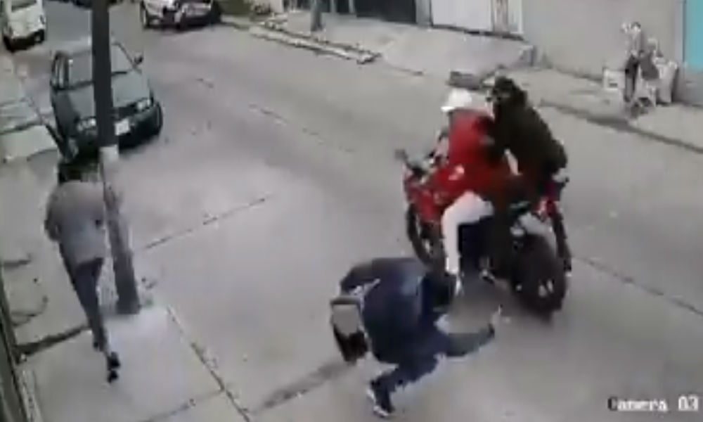 Cámara de seguridad capta violento asalto en Ecatepec