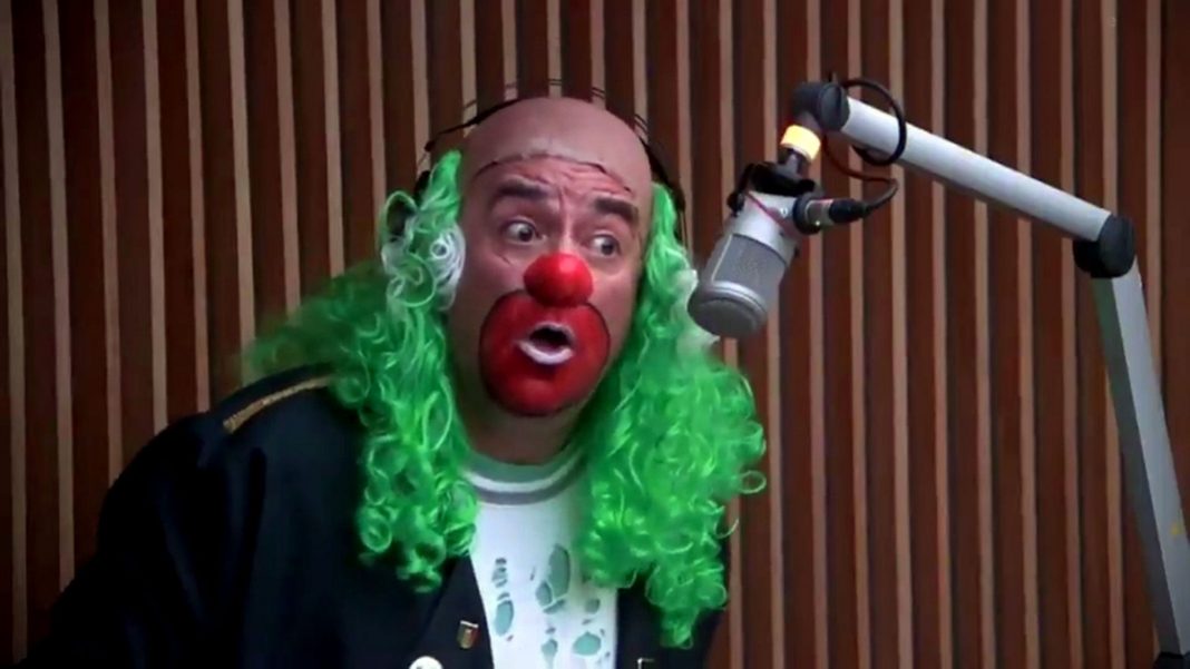 Después de 25 años, «Brozo» sale del aire; redes sociales culpan a la 4T