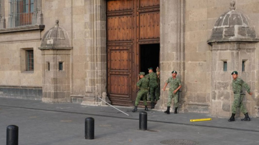 Reportan balacera en Palacio Nacional; fuentes informan de al menos tres personas muertas
