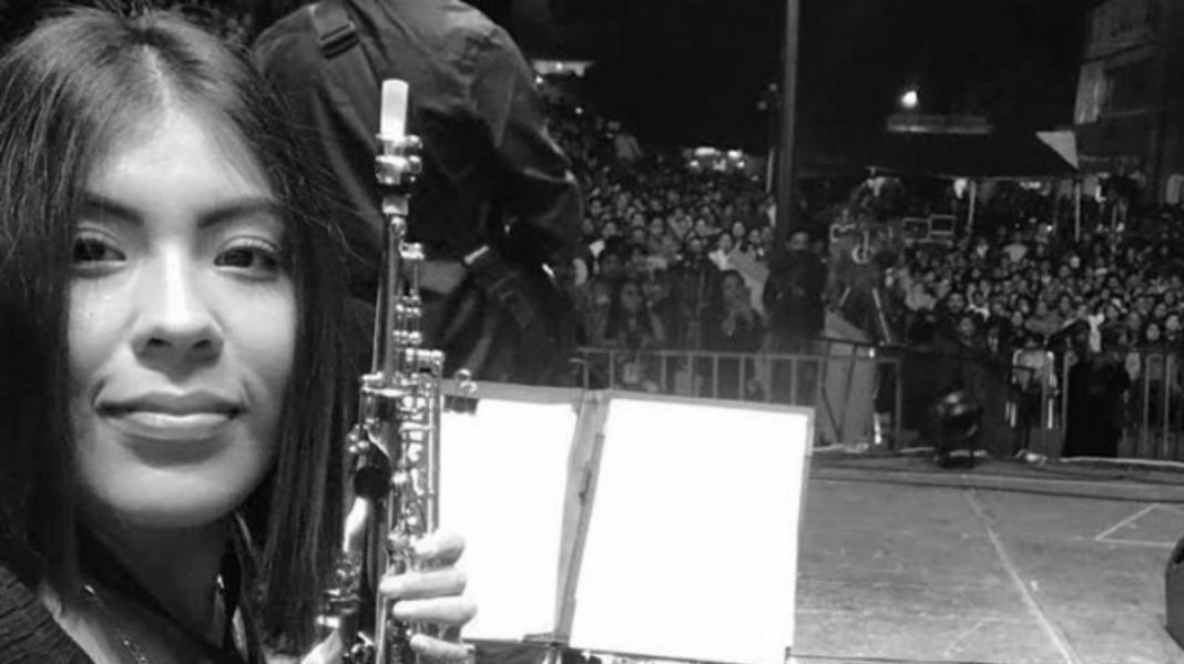 La saxofonista María Elena Ríos es trasladada al Instituto Nacional de Rehabilitación para Quemados