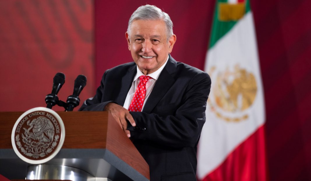 Economía crecerá el próximo año, asegura López Obrador