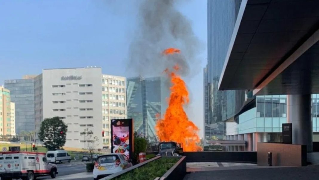 Se registra incendio en Park Plaza, en Santa Fe