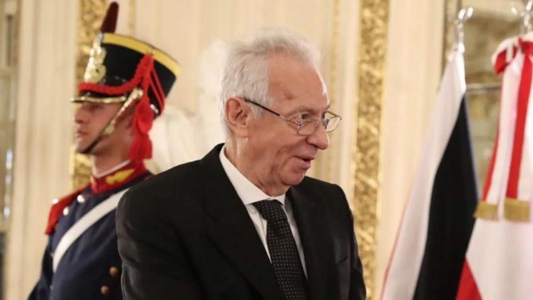 Embajador de México en Argentina, obligado a dejar el país tras ser captado robando en una librería