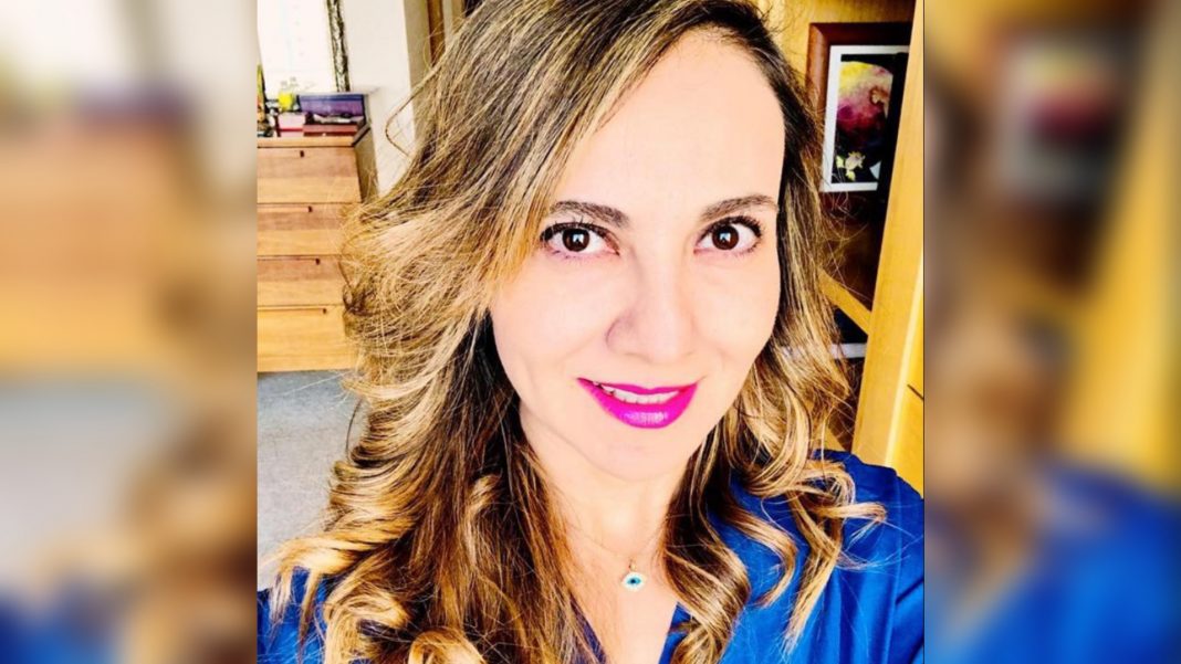 Imagínense levantarse y ver la cara de tu madre ensangrentada gracias al criminal que una vez llamaste papá: Hija de Abril Pérez