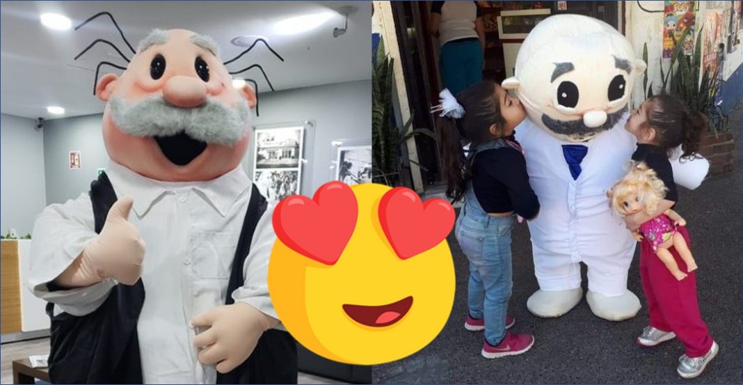 Niño pide a Santa un botarga del Dr Simi ¡Y se la trajo! VIDEO