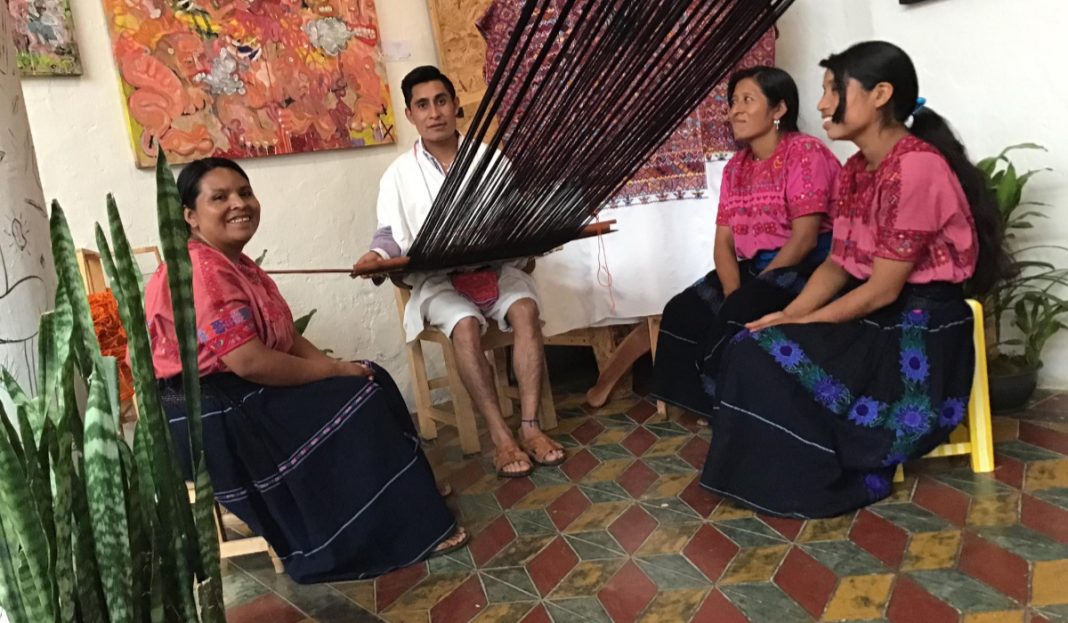 Joven indígena tsotsil participará en el Fashion Week de Nueva York