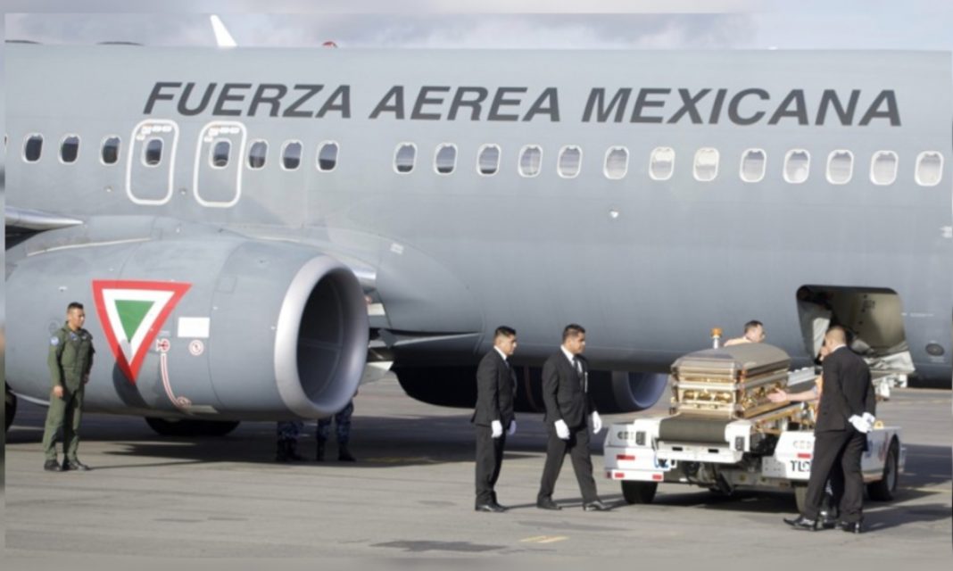 Traer cenizas de José José en avión de la Fuerza Aérea Méxicana costó 1.2 mdp