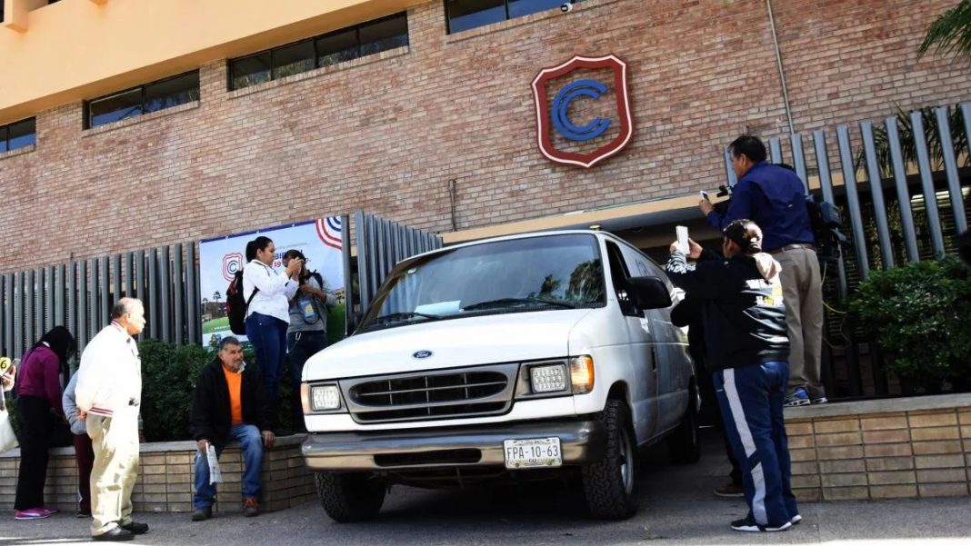 Detienen a abuelo de menor que disparó en colegio de Torreón