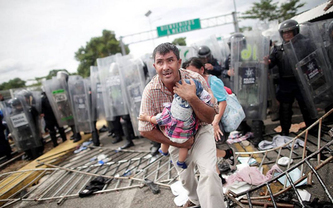 México detiene a 800 migrantes centroamericanos en la frontera sur