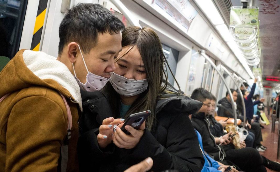 Por coronavirus China suspende exportaciones electrónicas