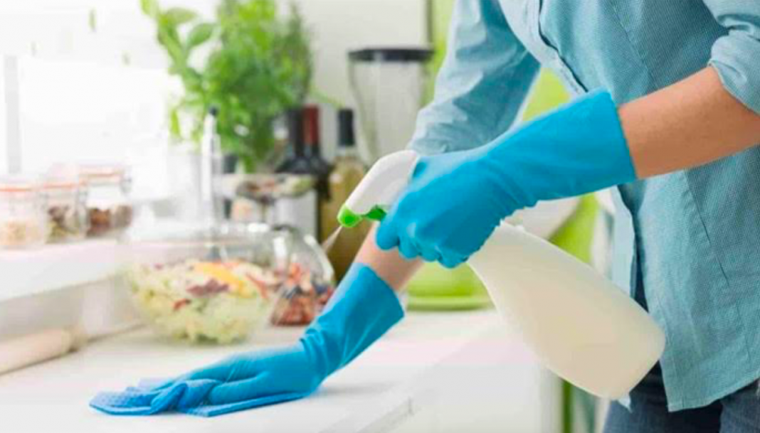 ¿Usas cloro en exceso? Podrías ser más propenso a contagiarte de coronavirus: experto