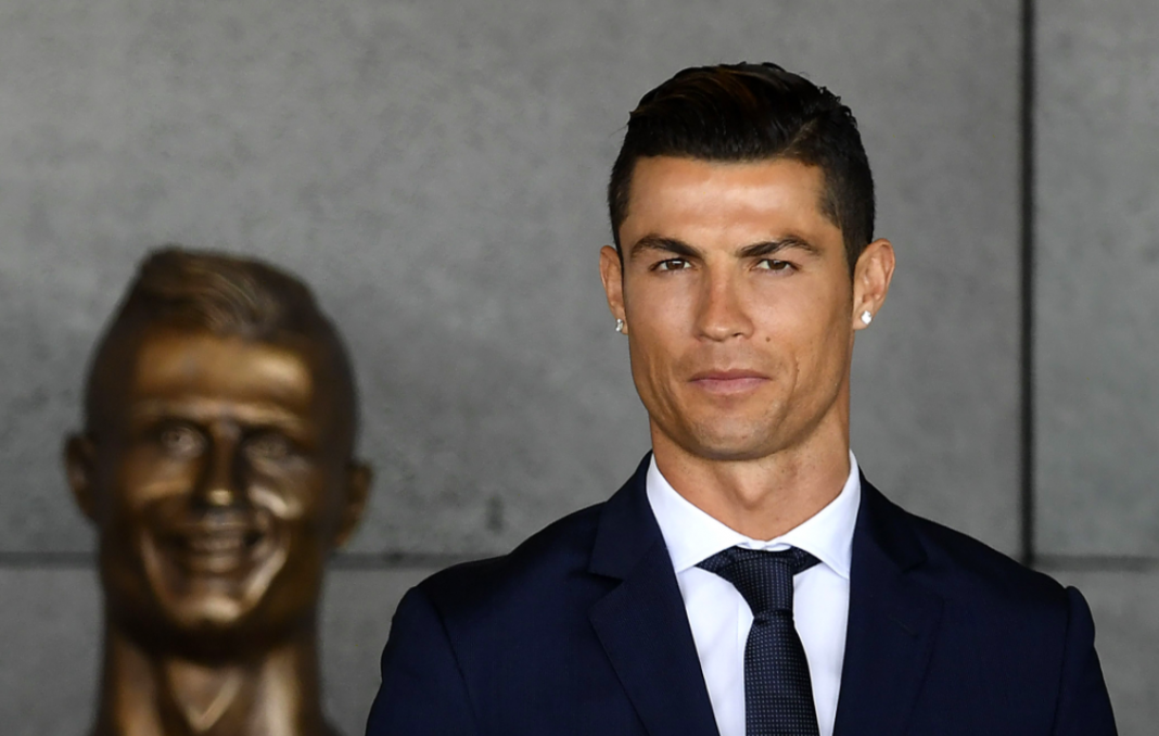 Ministro Deportes de Italia cree que Ronaldo rompió protocolo