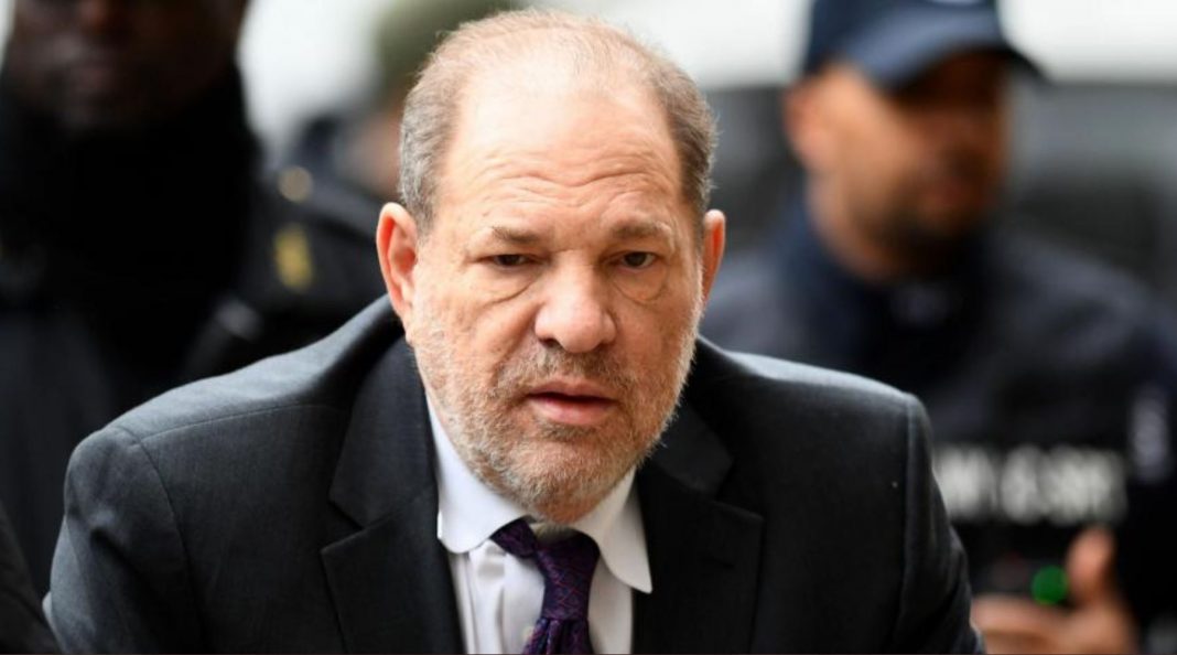 Dan 23 años de prisión a Weinstein
