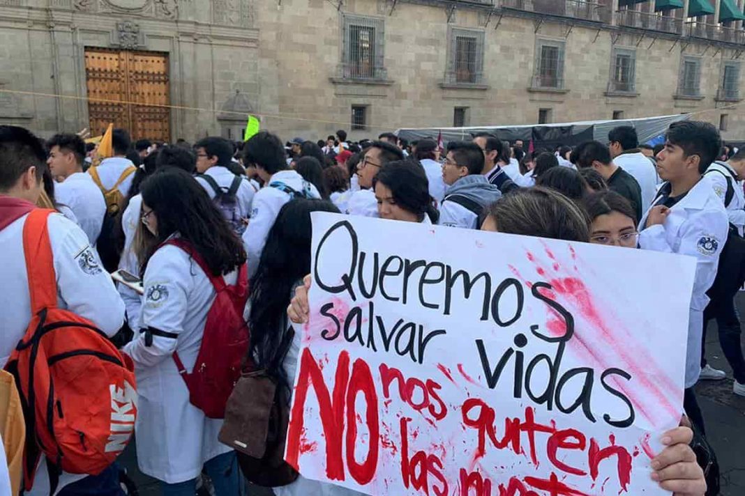 Estudiantes y gobierno federal acuerdan asamblea para atender demandas