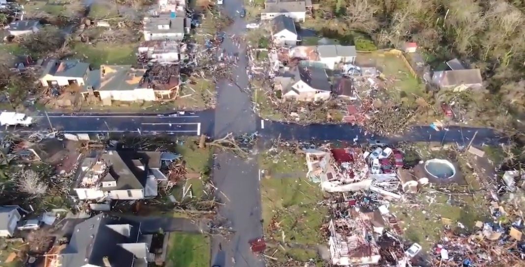 Al menos 25 personas fallecidas en Tennessee tras una serie de tornados