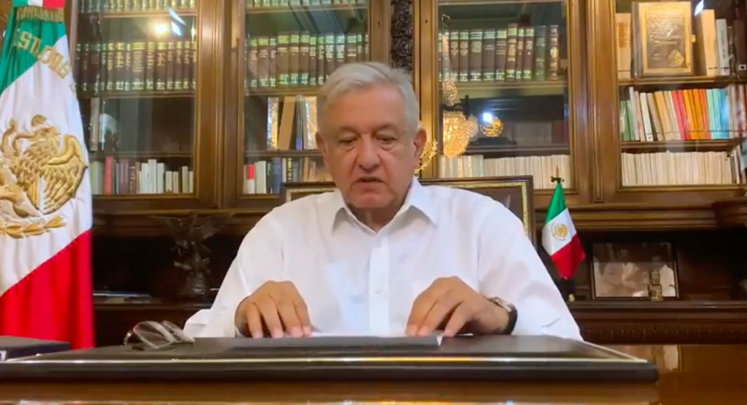 AMLO lanza decálogo para clase media y alta