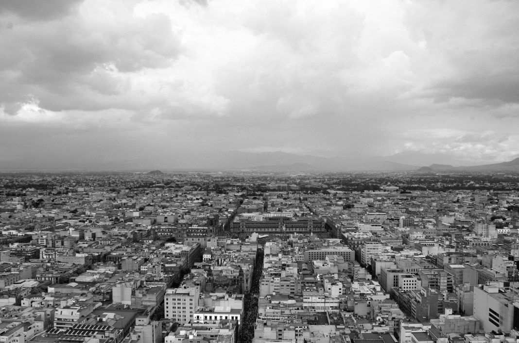 Pobreza en México alcanza a 44% de población