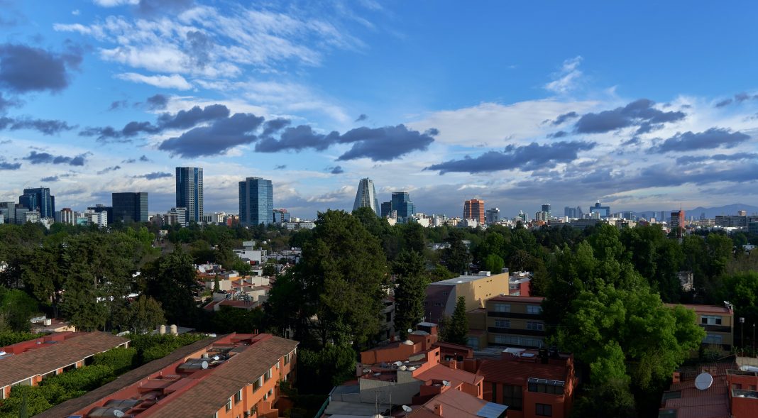 ¿Cuáles son los comercios que no deben abrir en CDMX?