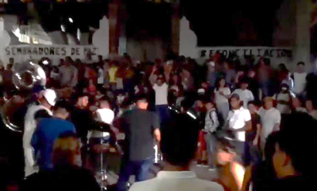 «El virus nos vale m…», arman fiesta patronal y el cura los regaña