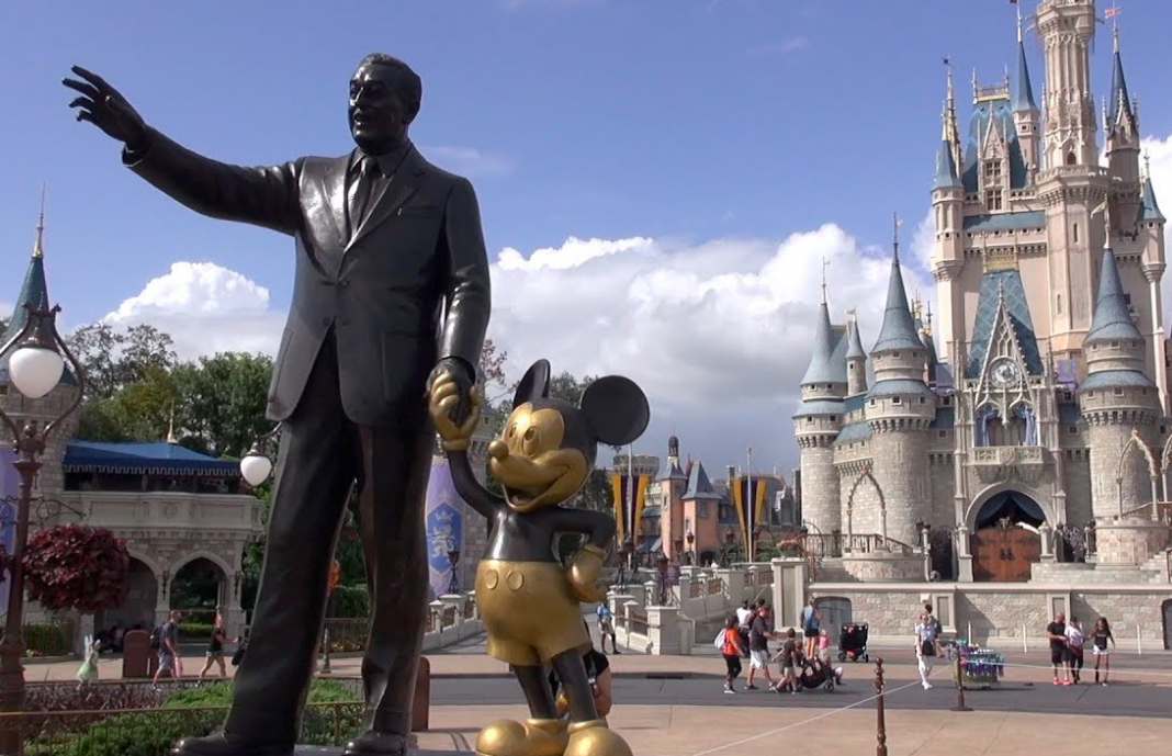 Disney quiere reapertura parcial de parques en Florida en julio