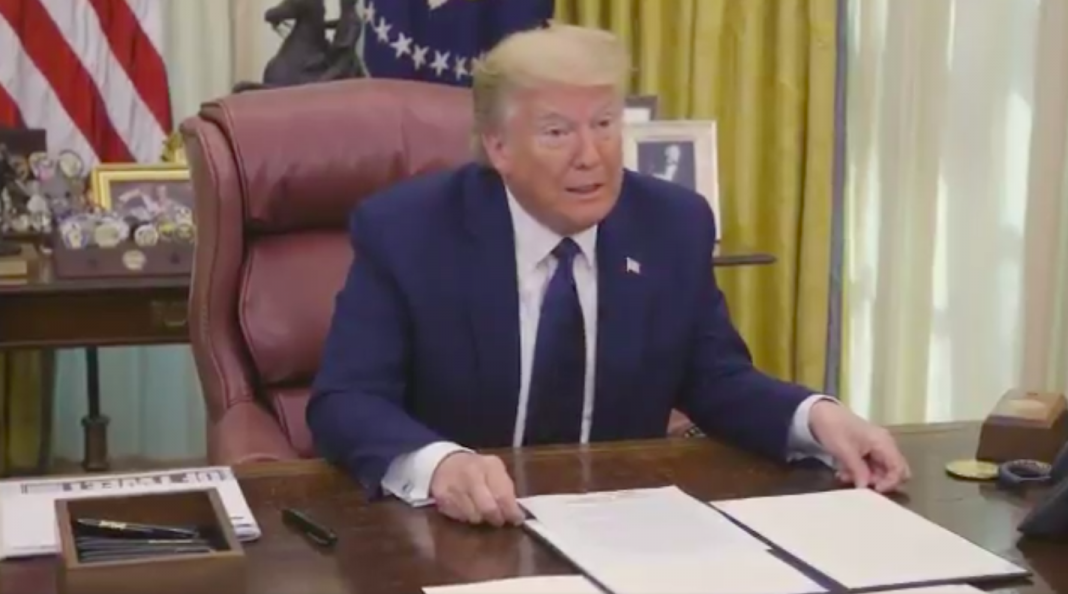 Trump firma decreto y elimina protección legal a las redes sociales