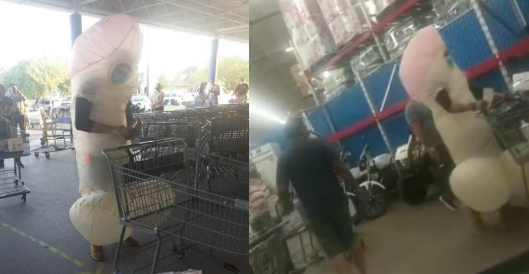 Joven de Torreón sale de compras con una «protección» muy llamativa