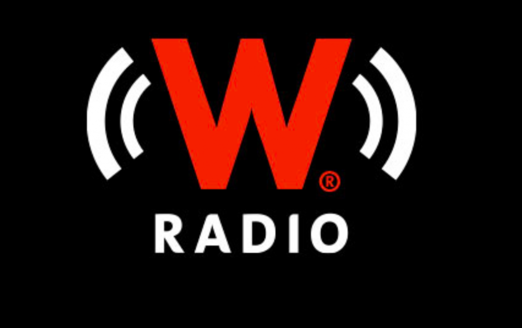 Reportan toma de las instalaciones de W Radio