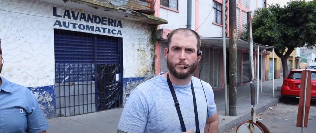 Predicador estadounidense va a Tepito y señala a la Santa Muerte