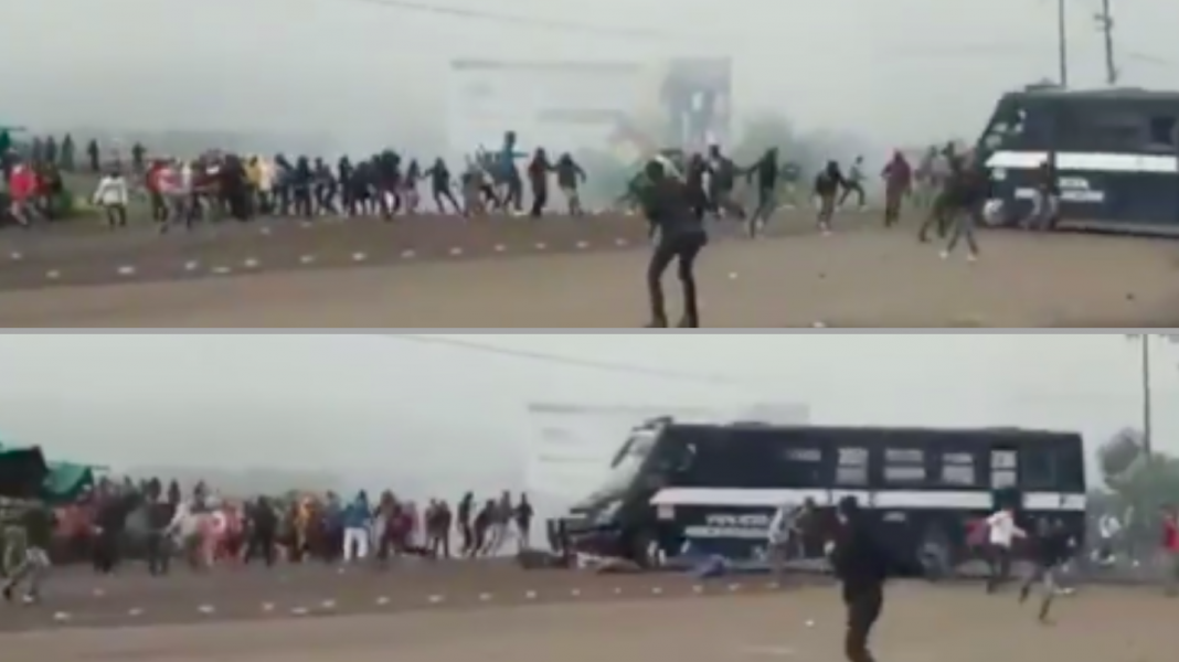 Camión de la policía de Michoacán embiste a normalistas