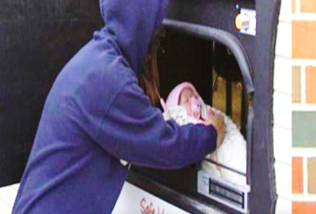 ¿Un buzón para abandonar bebés? ¡Ya existe y está autorizado!