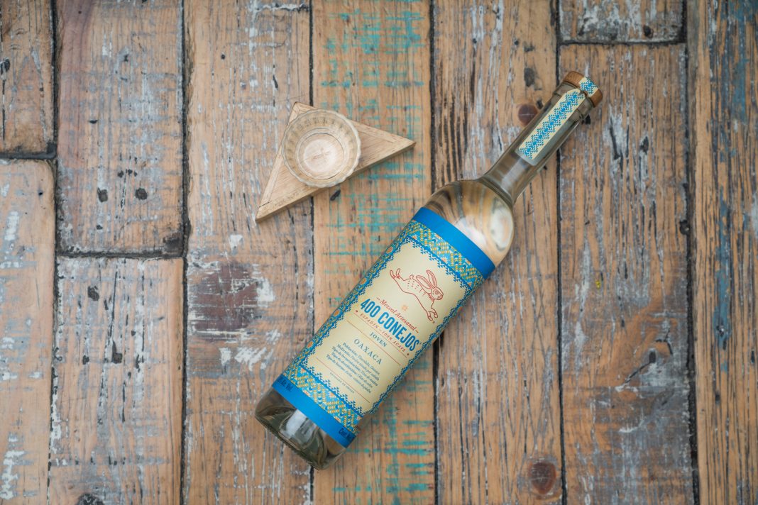 Mezcal 400 Conejos celebra los sabores y colores de México