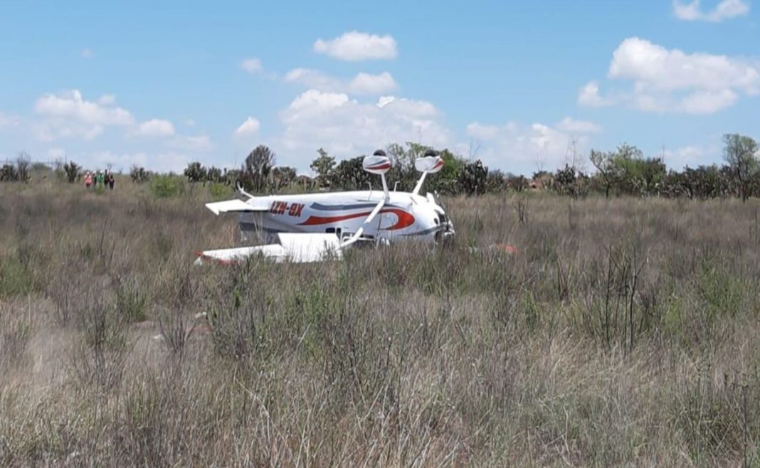 Avioneta que transportaba droga se desploma y mueren dos