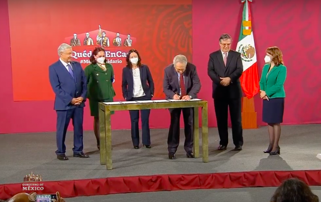 México logra acuerdos de compra de vacunas COVID-19