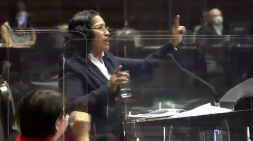 Diputada de Morena revela haber sido corrupta