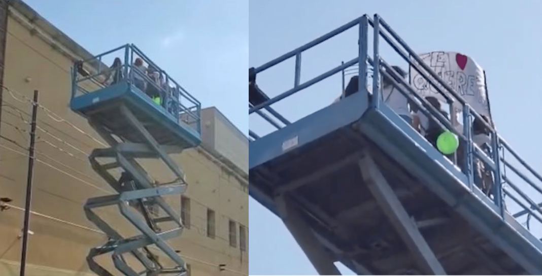 Mujeres alquilan grúa para ver a su amiga internada