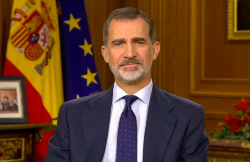 Rey Felipe va a aislamiento por contacto COVID-19