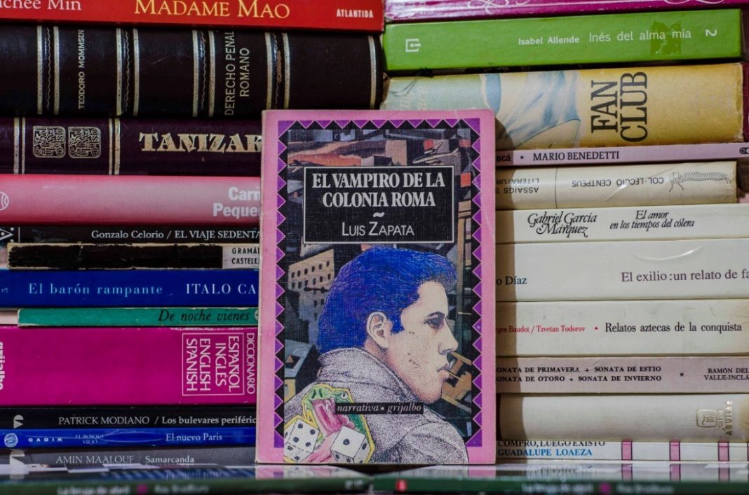 Muere Luis Zapata, pionero de la literatura LGBT+ en México