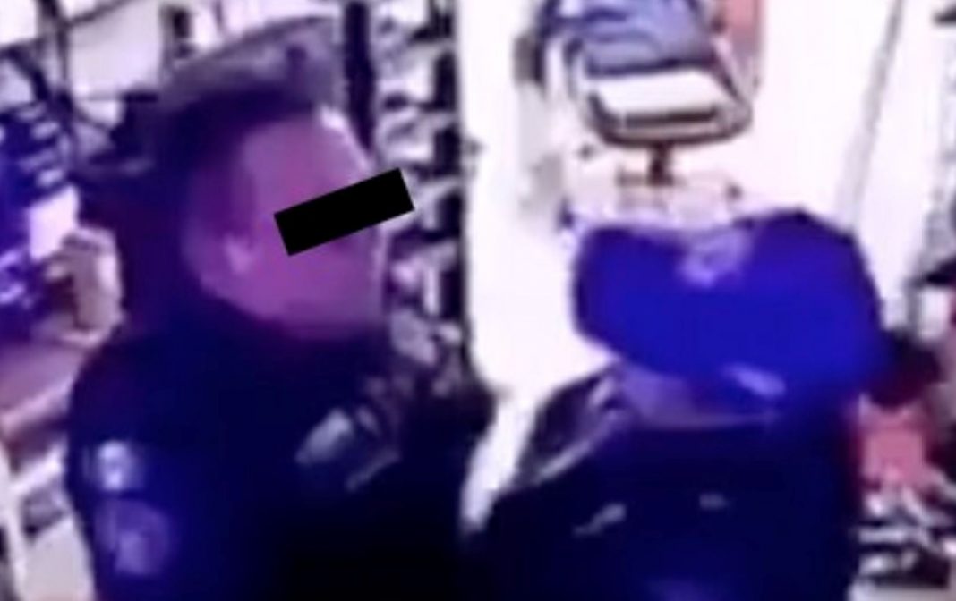 Dan de baja a policías tener relaciones durante servicio